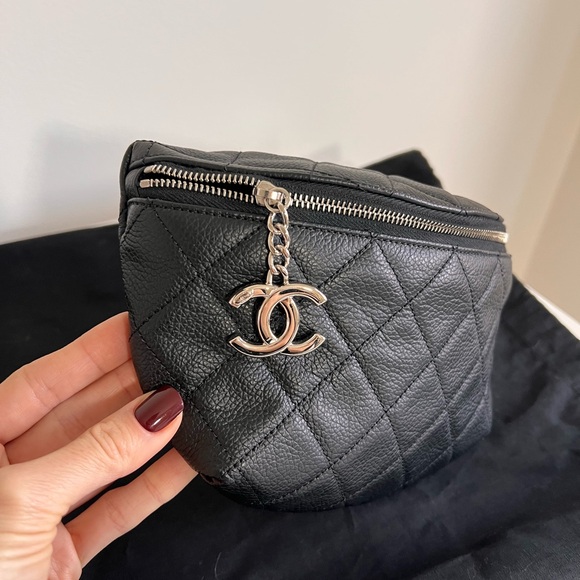 Chanel Uniform belt bag - Picture 2 of 6